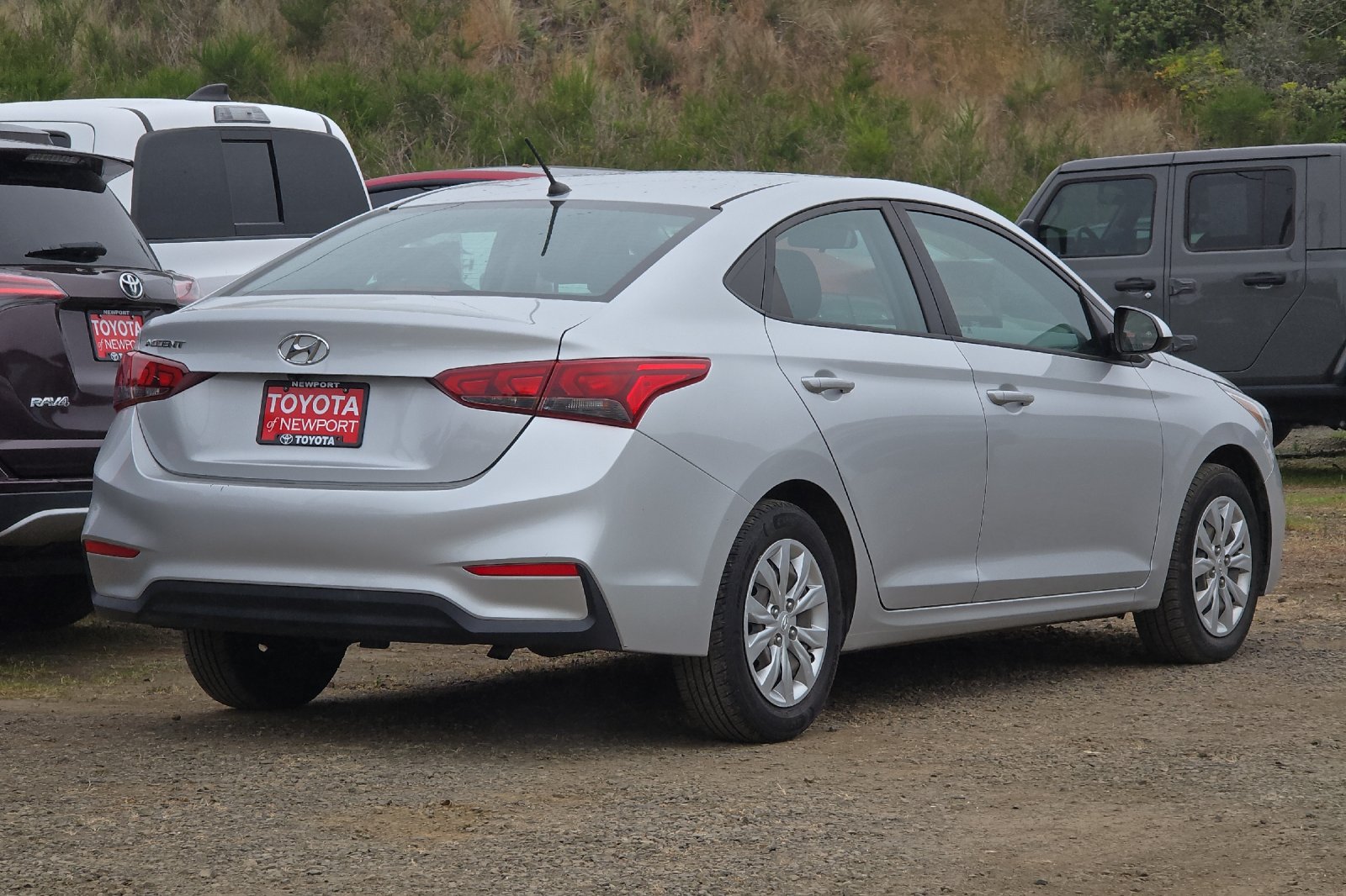 Used 2021 Silver Hyundai SE image 4