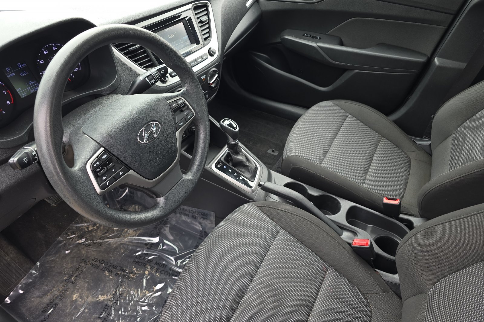 Used 2021 Silver Hyundai SE image 7