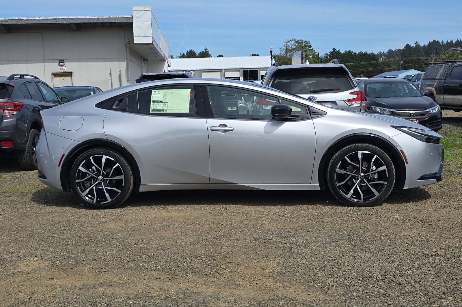 2026 Toyota Prius Plug-in Hybrid XSE Premium - Photo 3