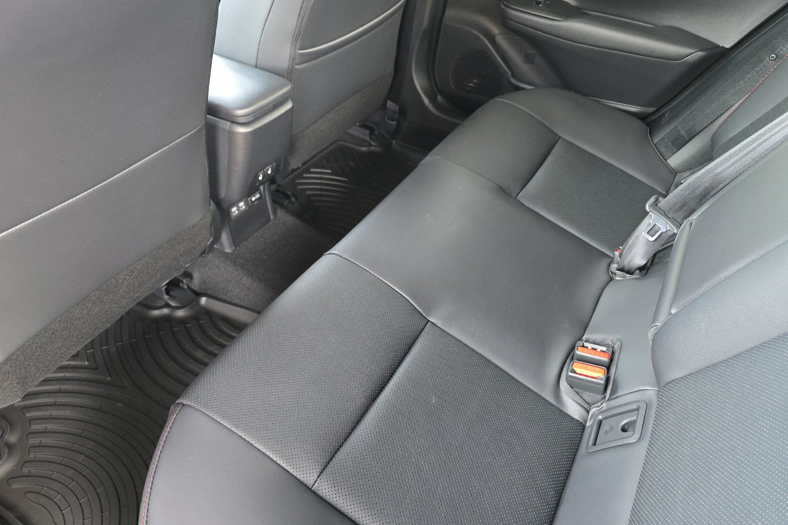 2026 Toyota Prius Plug-in Hybrid XSE Premium - Photo 9