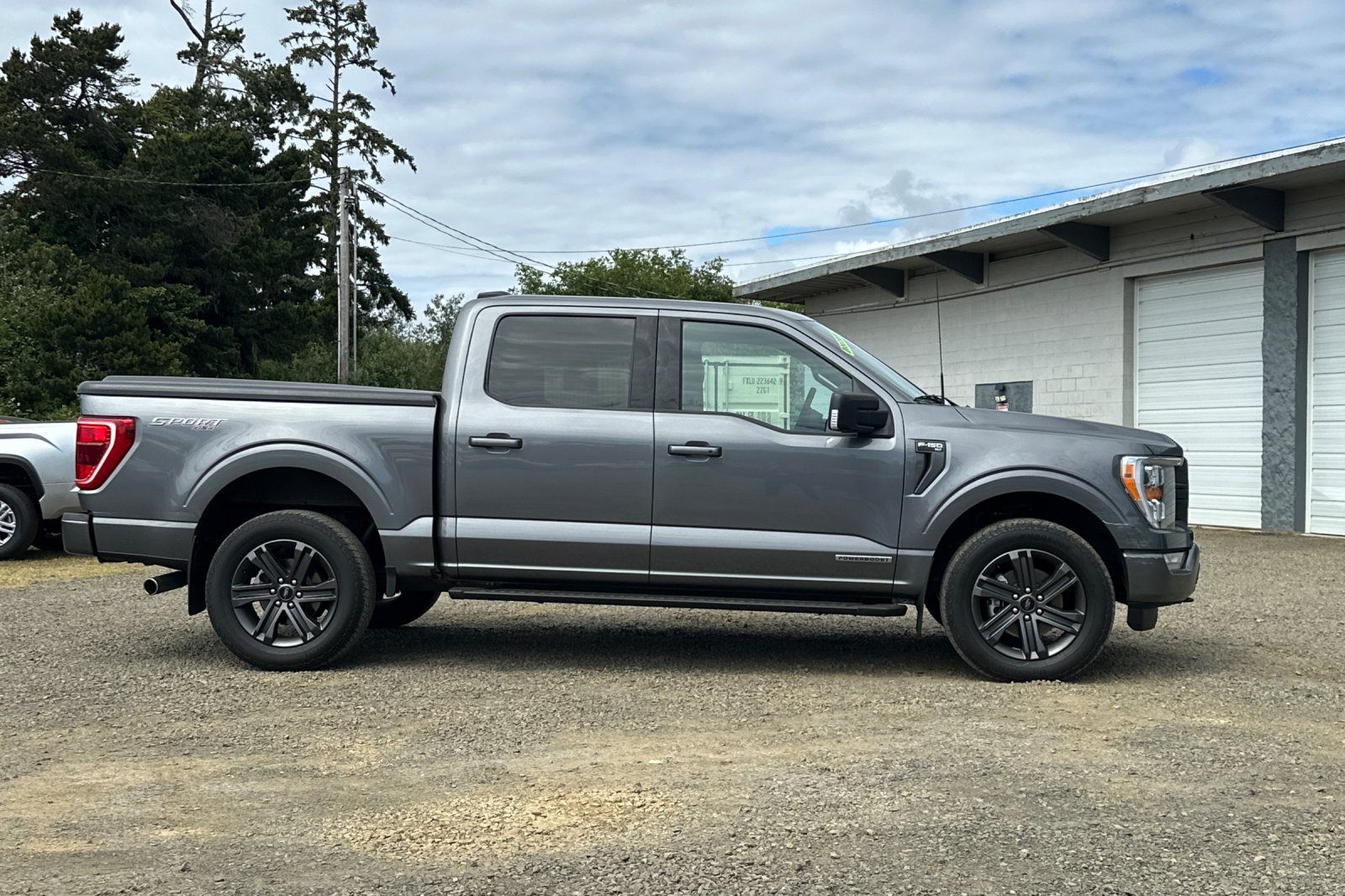 Used 2023 Gray Ford XLT Powerboost Full Hybrid image 3
