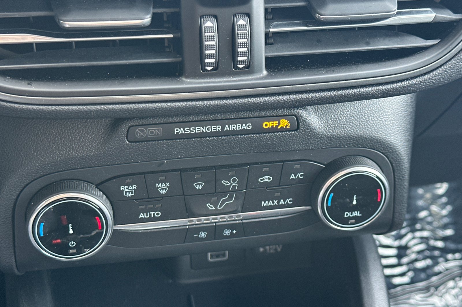 Used 2025 Gray Ford Active image 17