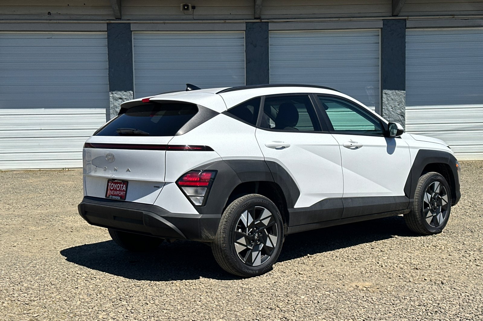 Used 2025 White Hyundai SEL image 4