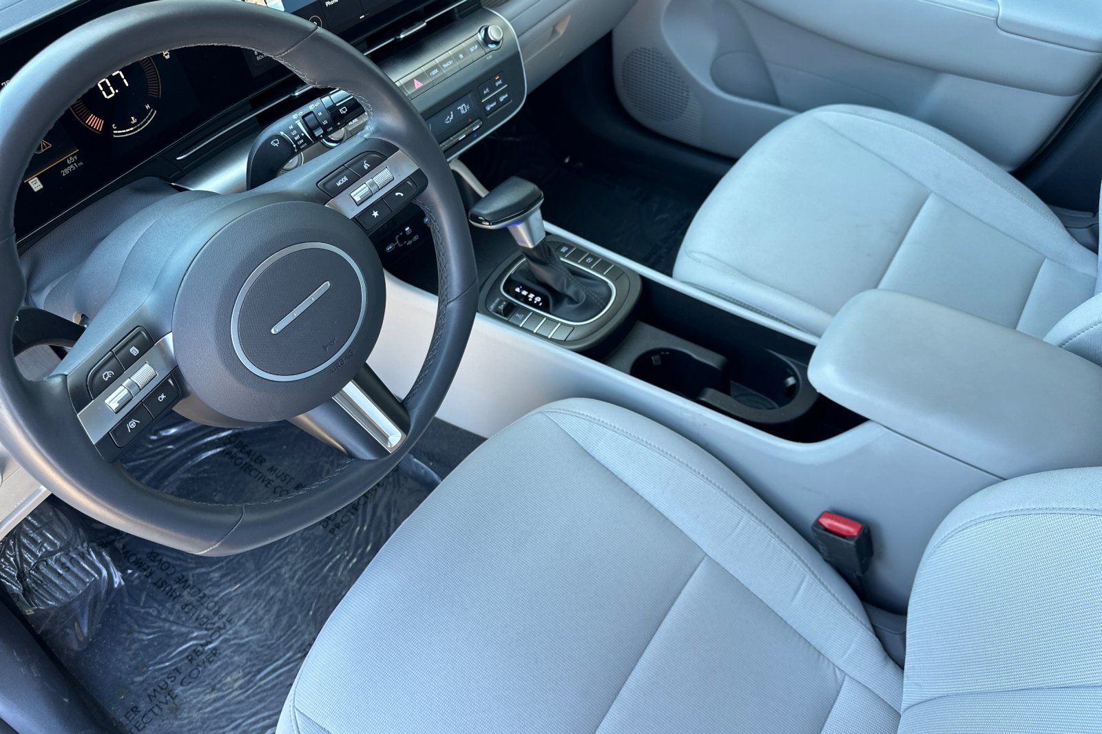 Used 2025 White Hyundai SEL image 7
