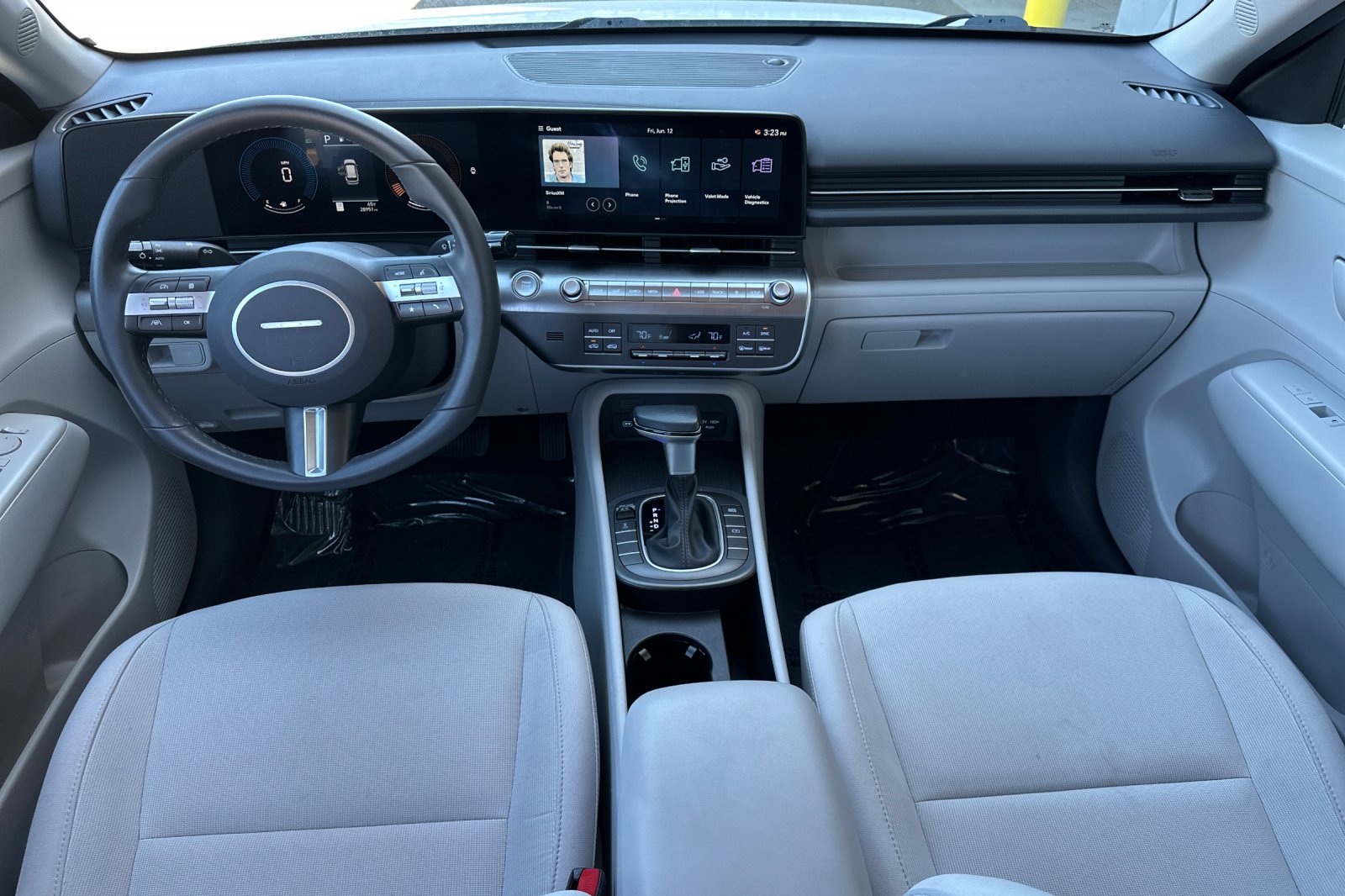 Used 2025 White Hyundai SEL image 10