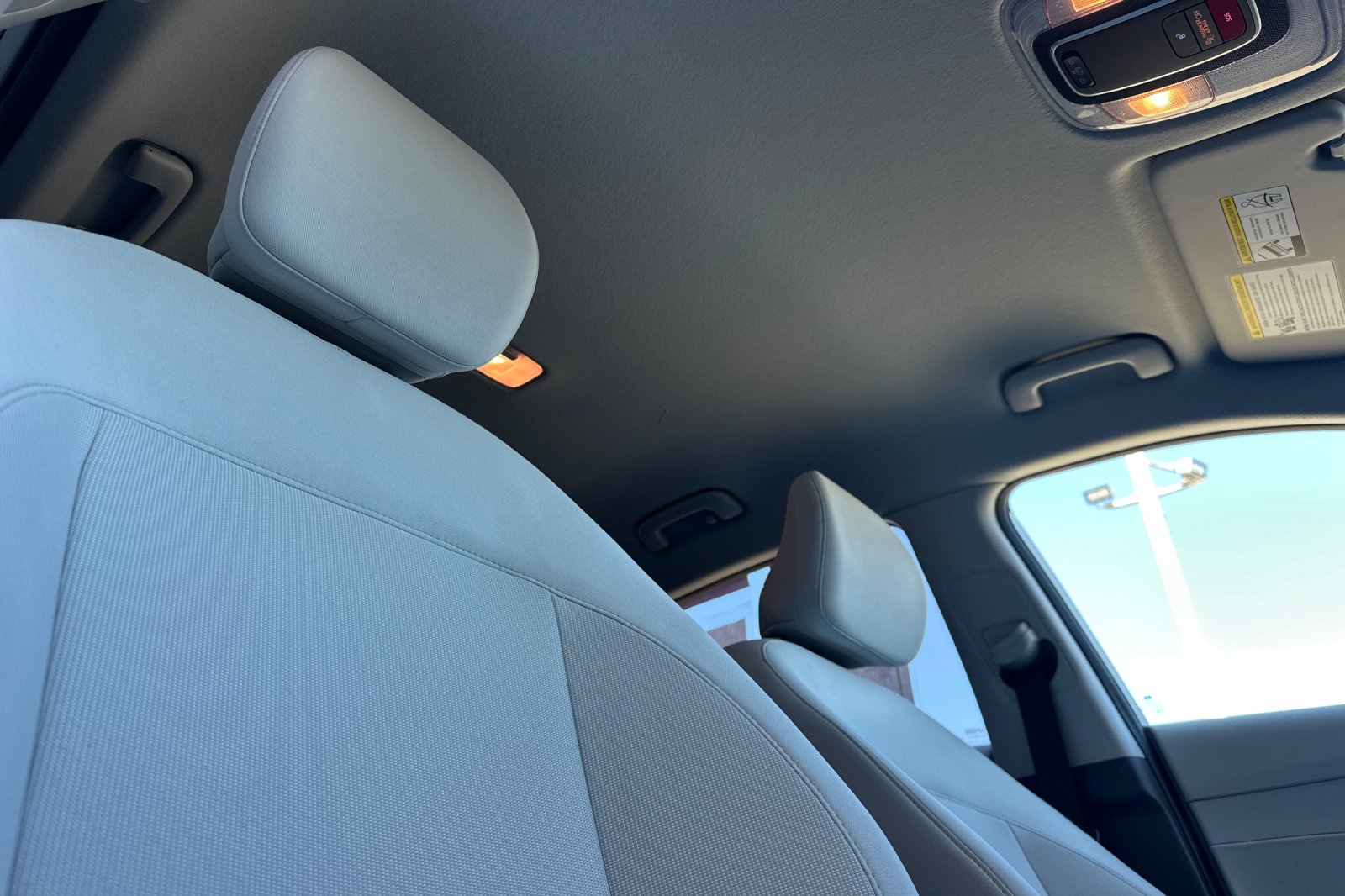 Used 2025 White Hyundai SEL image 14