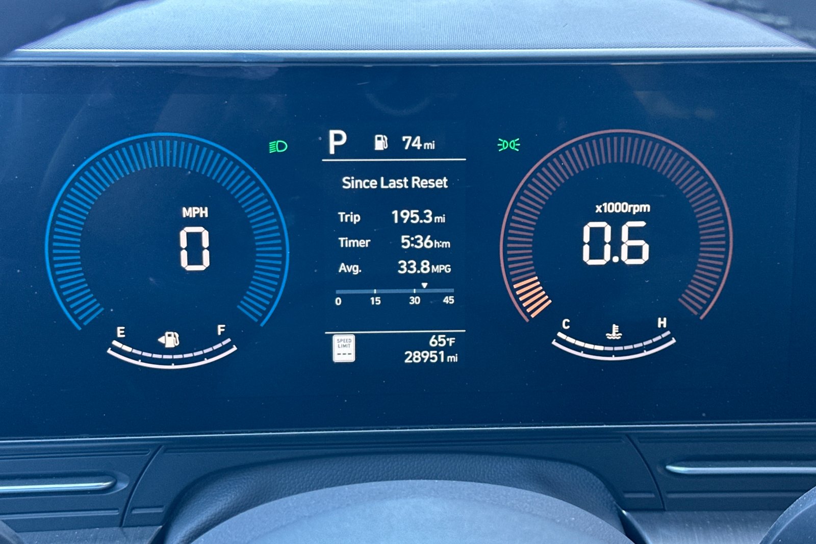 Used 2025 White Hyundai SEL image 21