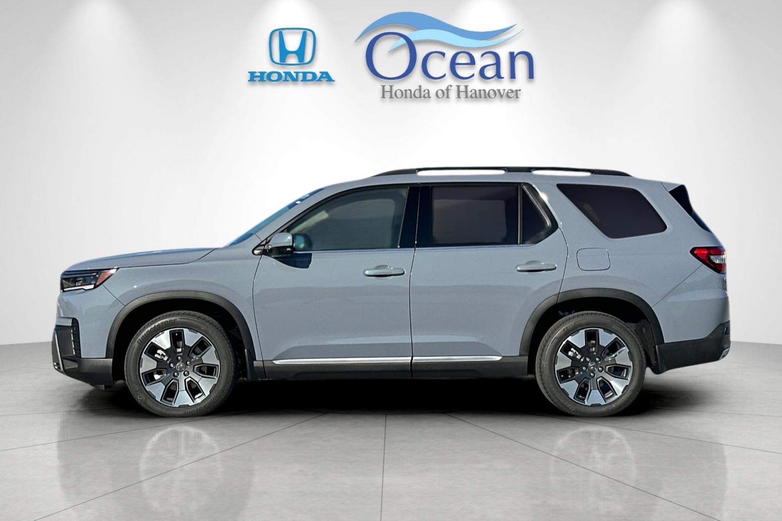 New 2026 Sonic Gray Pearl Honda Touring image 2