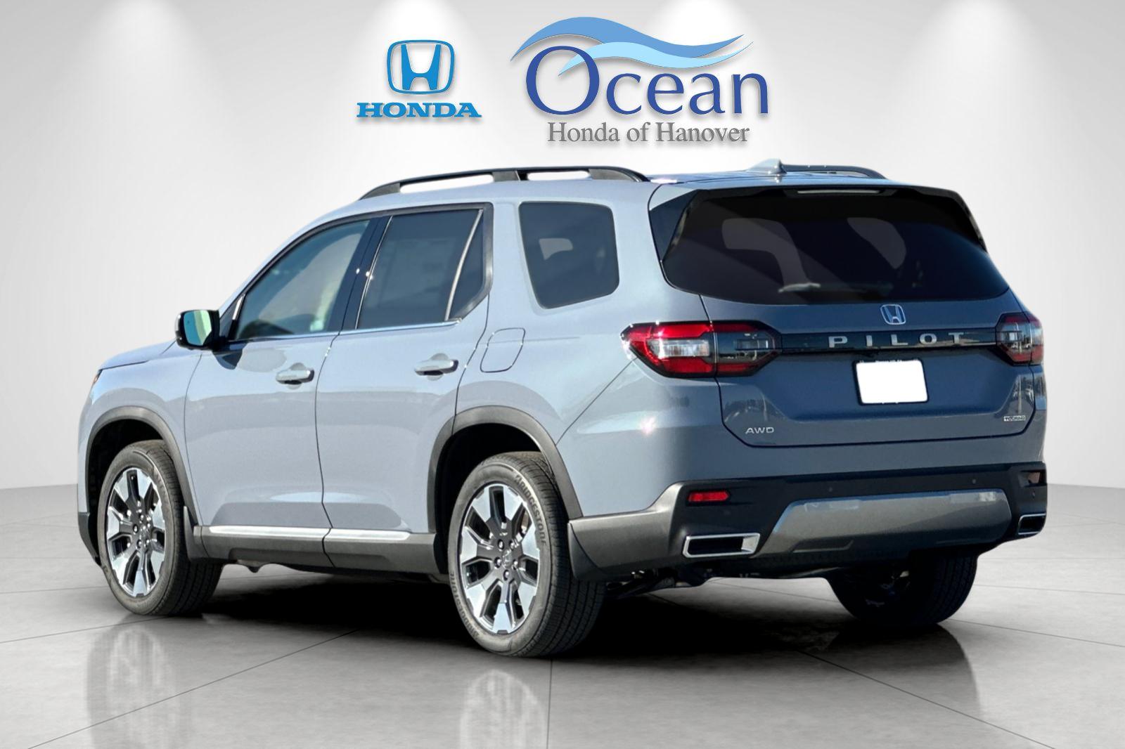 New 2026 Sonic Gray Pearl Honda Touring image 3