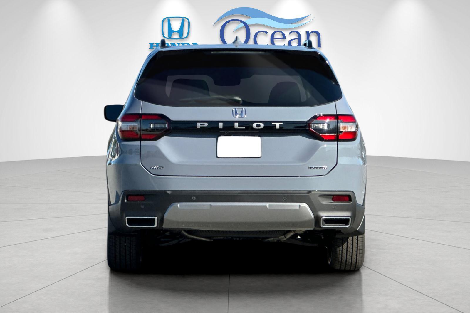 New 2026 Sonic Gray Pearl Honda Touring image 4