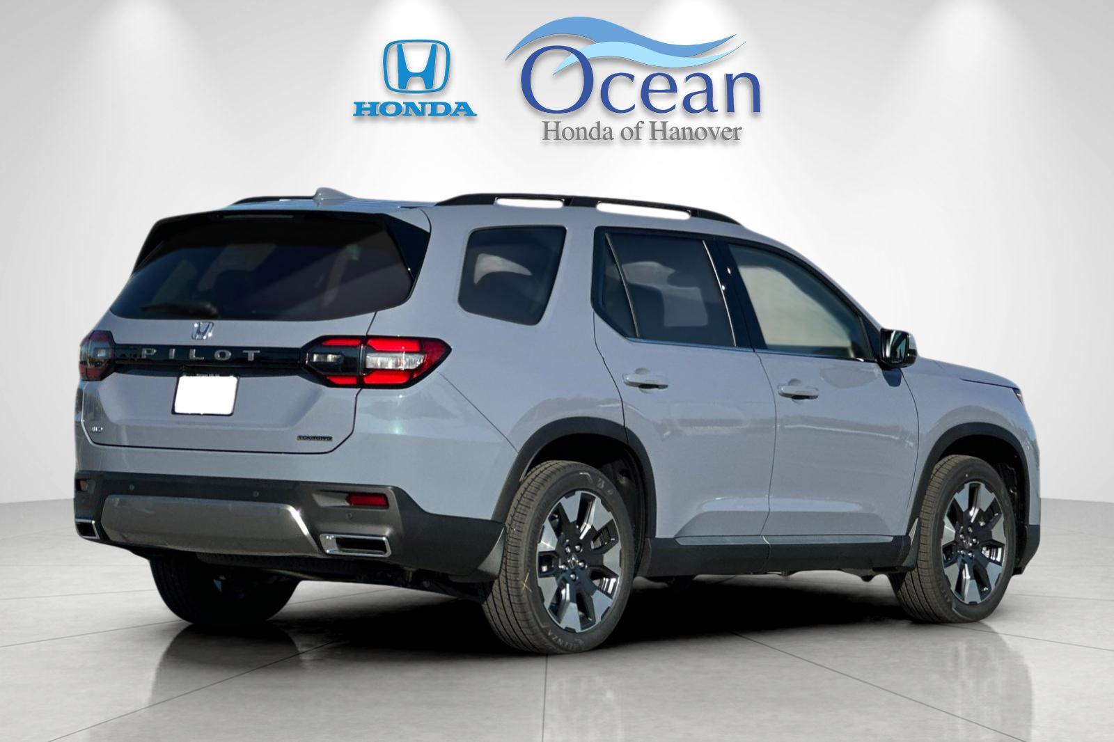 New 2026 Sonic Gray Pearl Honda Touring image 5