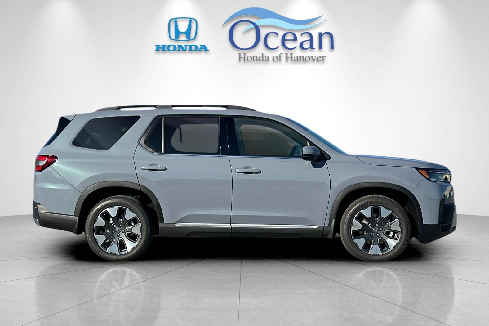 New 2026 Sonic Gray Pearl Honda Touring image 6
