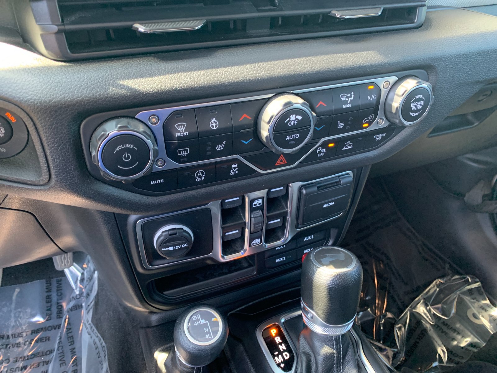 Used 2024 Black Clearcoat Jeep Sport S image 23