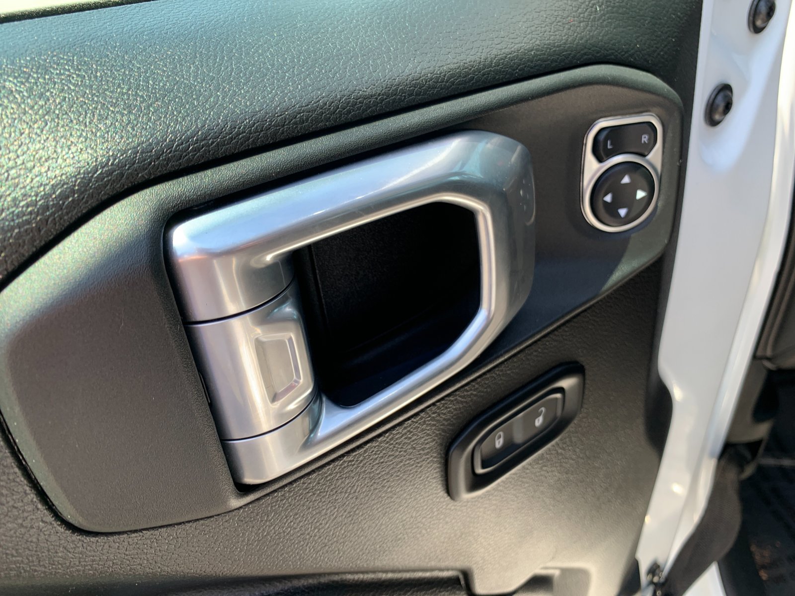 2025 Jeep Wrangler 4-Door Rubicon - Photo 13