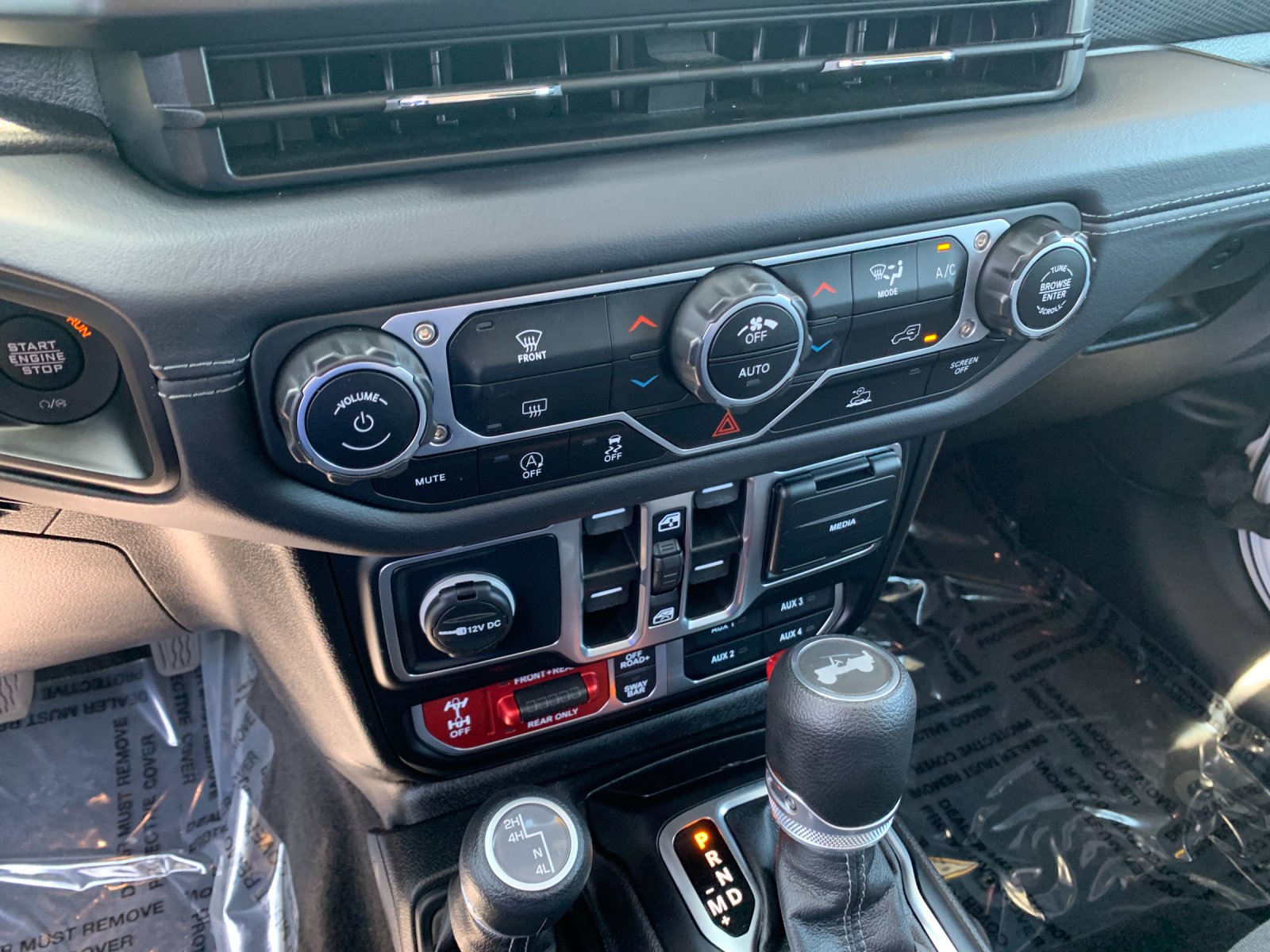 2025 Jeep Wrangler 4-Door Rubicon - Photo 23