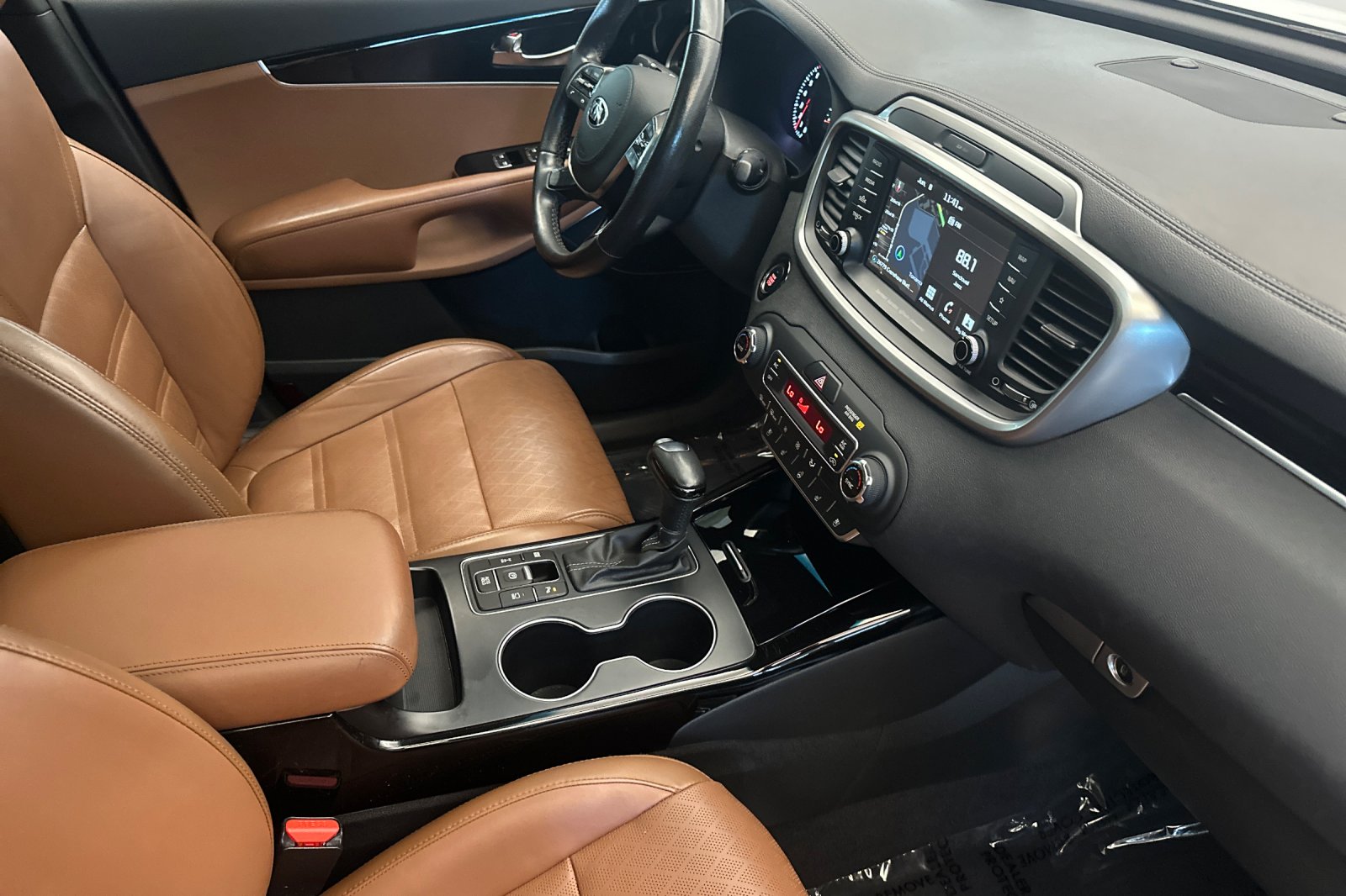 Used 2019 White Kia SX Limited image 16