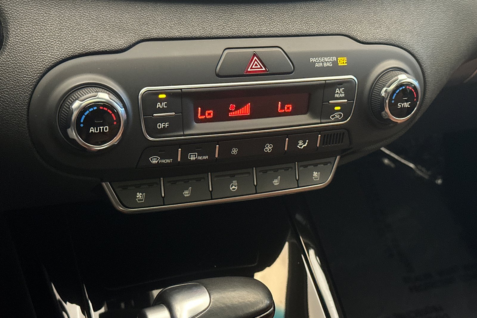 Used 2019 White Kia SX Limited image 21