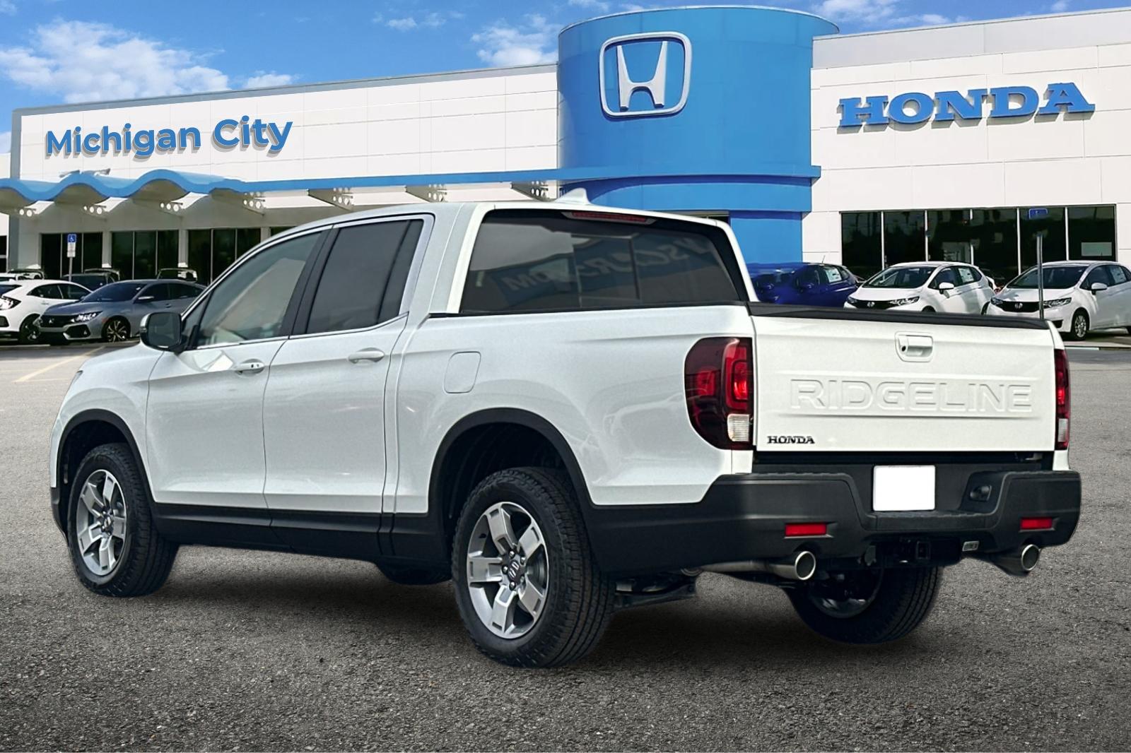 New 2026 White Honda RTL image 3