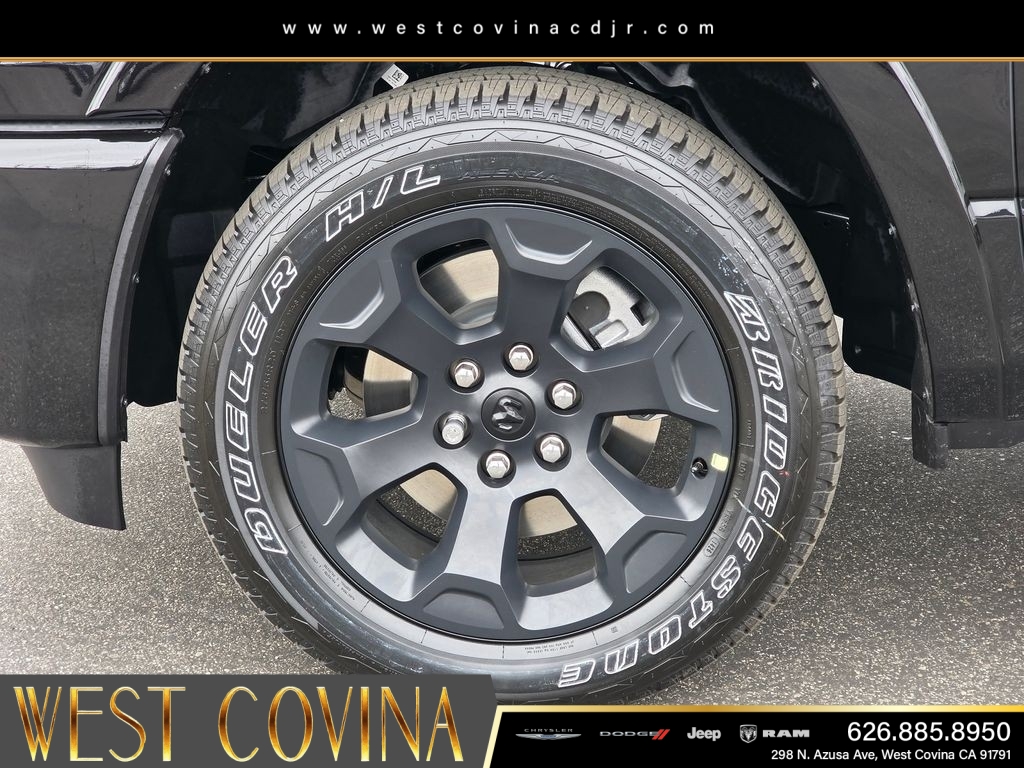 New 2026 Diamond Black Crystal Pearl-Coat Exterior Paint RAM Big Horn/Lone Star image 9