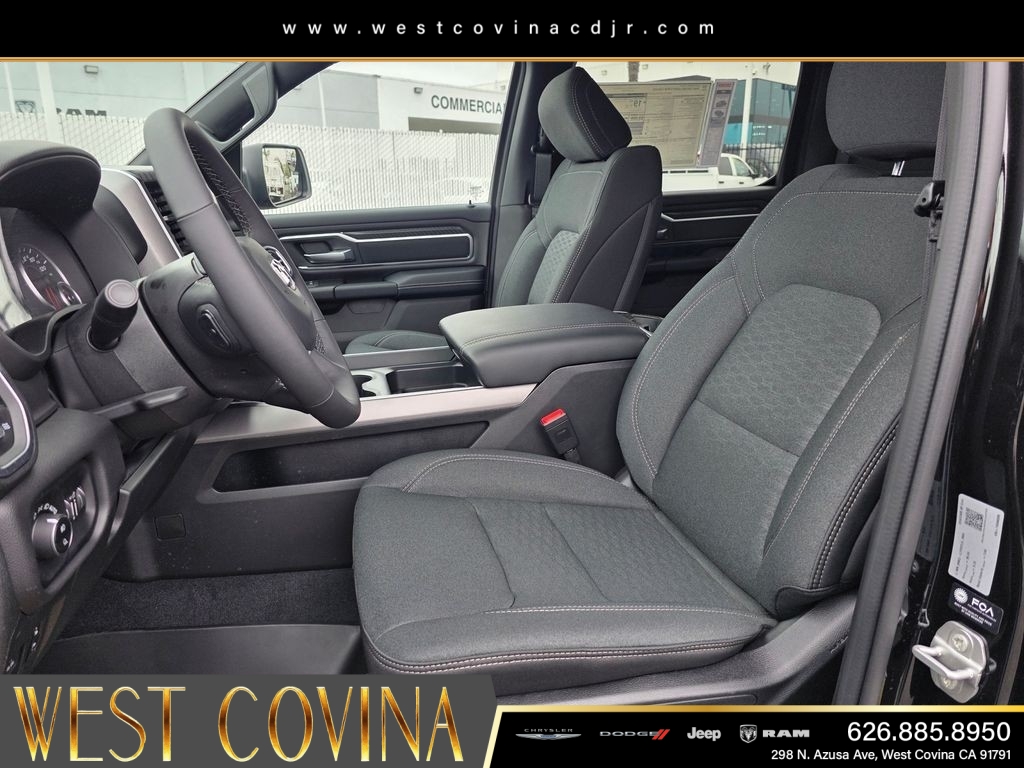 New 2026 Diamond Black Crystal Pearl-Coat Exterior Paint RAM Big Horn/Lone Star image 14