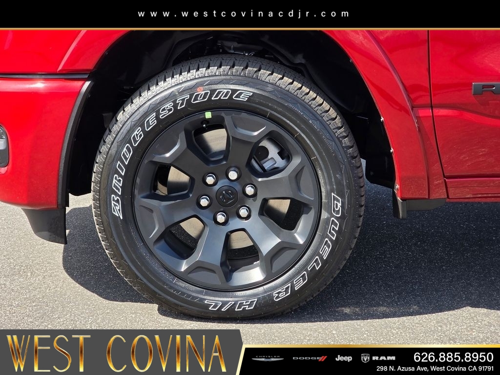 New 2026 Molten Red Pearl-Coat Exterior Paint RAM Big Horn/Lone Star image 9