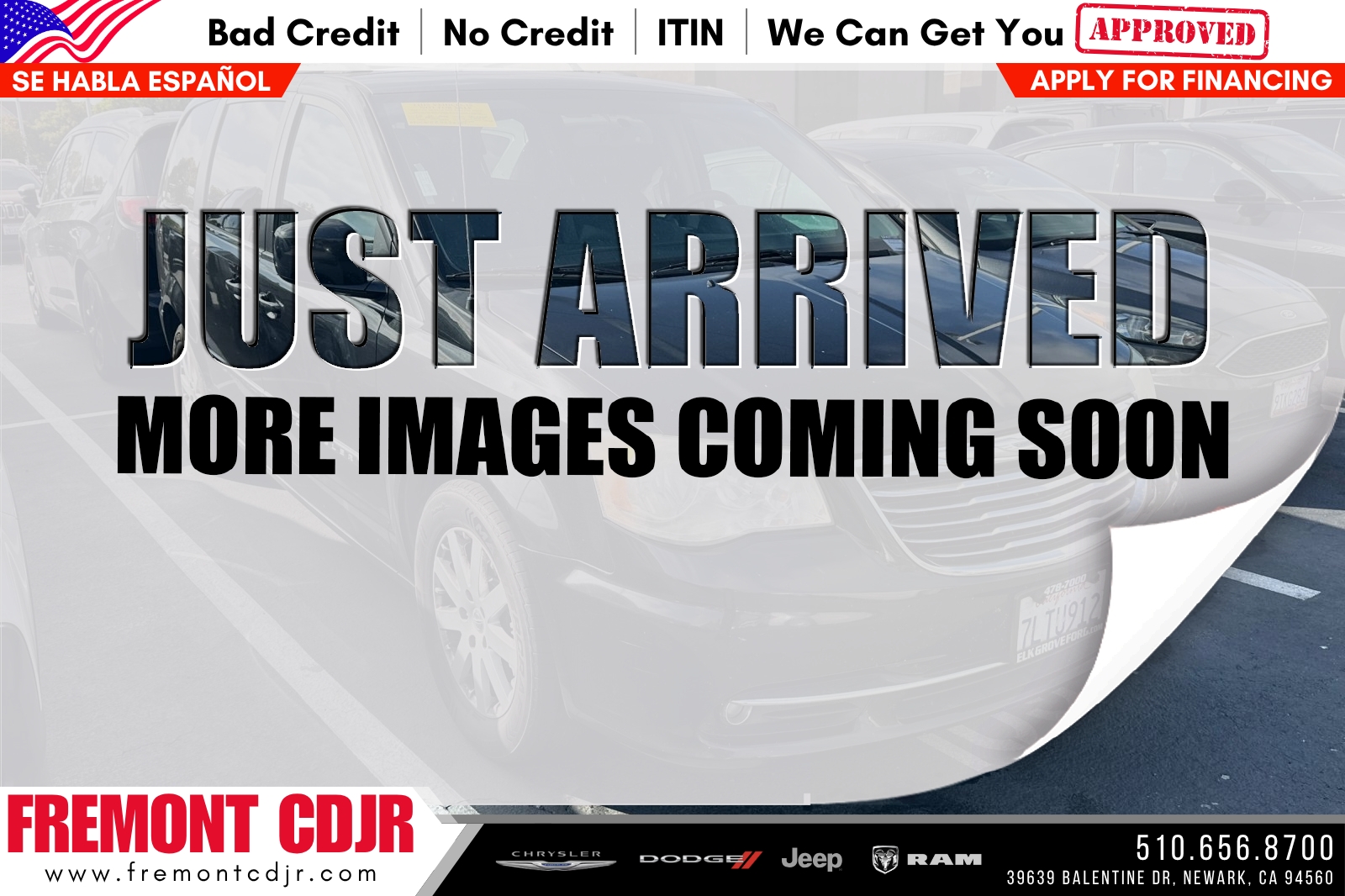 2014 Chrysler Town & Country Touring's photo