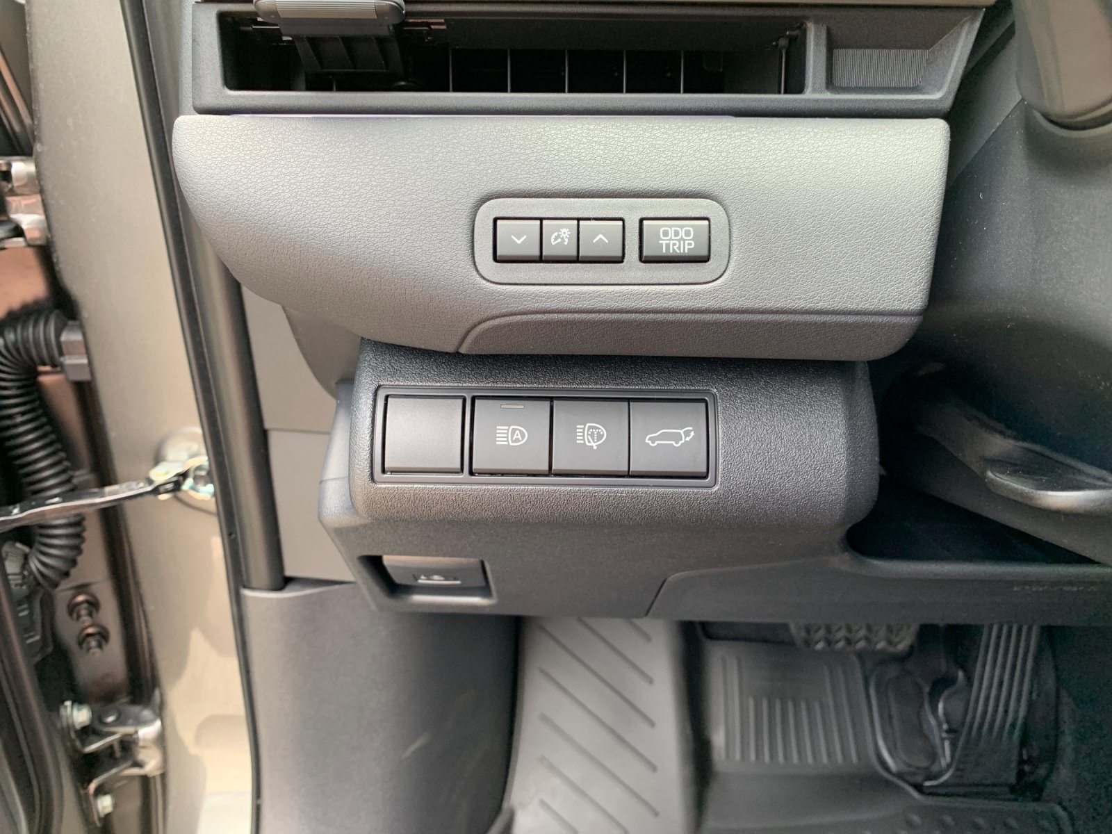 Certified Used 2026  Toyota XLE image 32