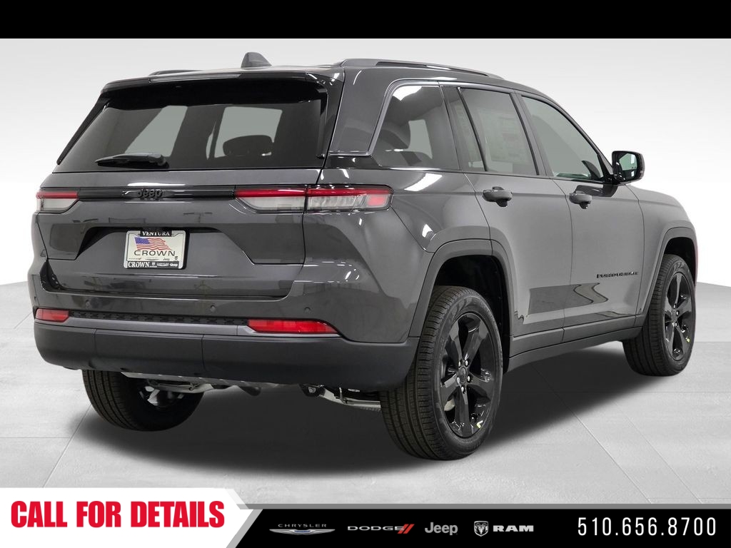 New 2026 Baltic Gray Metallic Clear-Coat Exterior Paint Jeep Limited image 5
