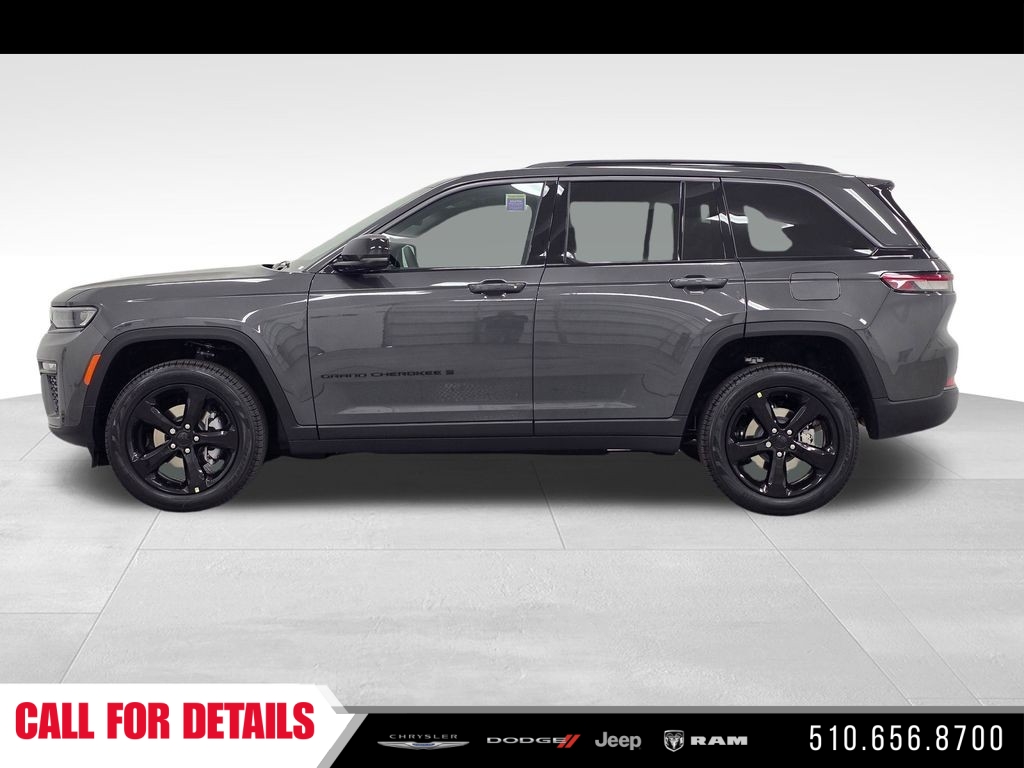 New 2026 Baltic Gray Metallic Clear-Coat Exterior Paint Jeep Limited image 8