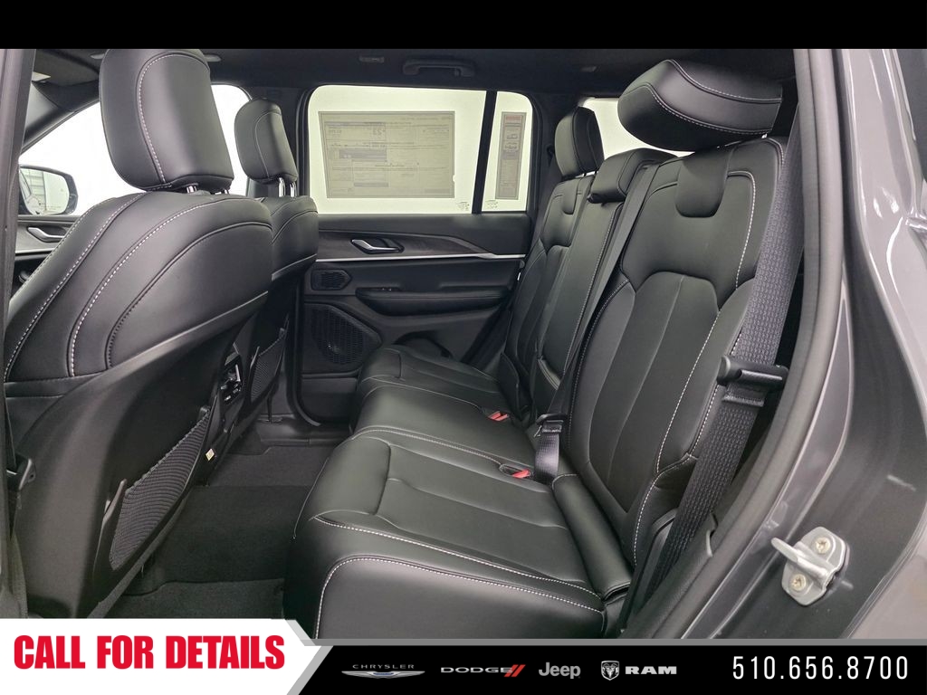 New 2026 Baltic Gray Metallic Clear-Coat Exterior Paint Jeep Limited image 10
