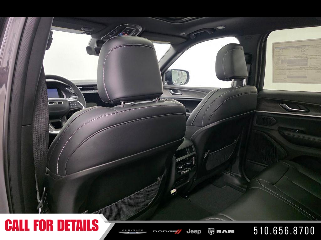 New 2026 Baltic Gray Metallic Clear-Coat Exterior Paint Jeep Limited image 14