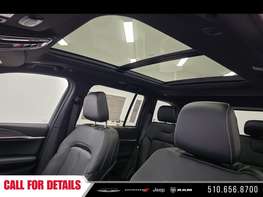 New 2026 Baltic Gray Metallic Clear-Coat Exterior Paint Jeep Limited image 16