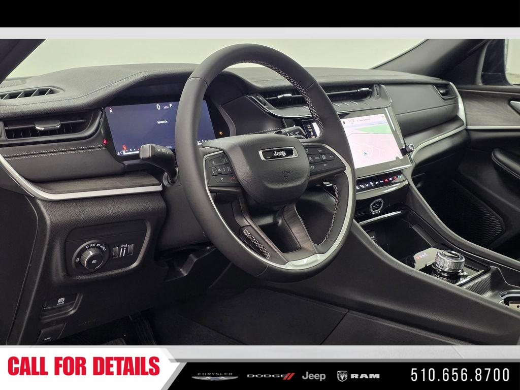 New 2026 Baltic Gray Metallic Clear-Coat Exterior Paint Jeep Limited image 18