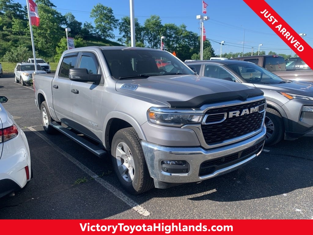 2025 RAM 1500 Big Horn/Lone Star 4x4 Crew Cab 5'7's photo