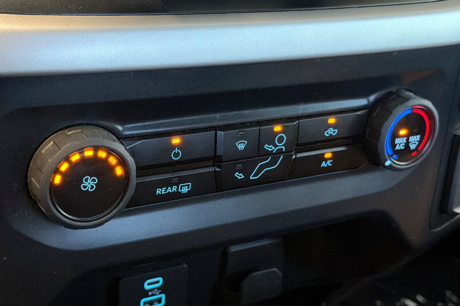 Used 2023 White Ford XLT image 19