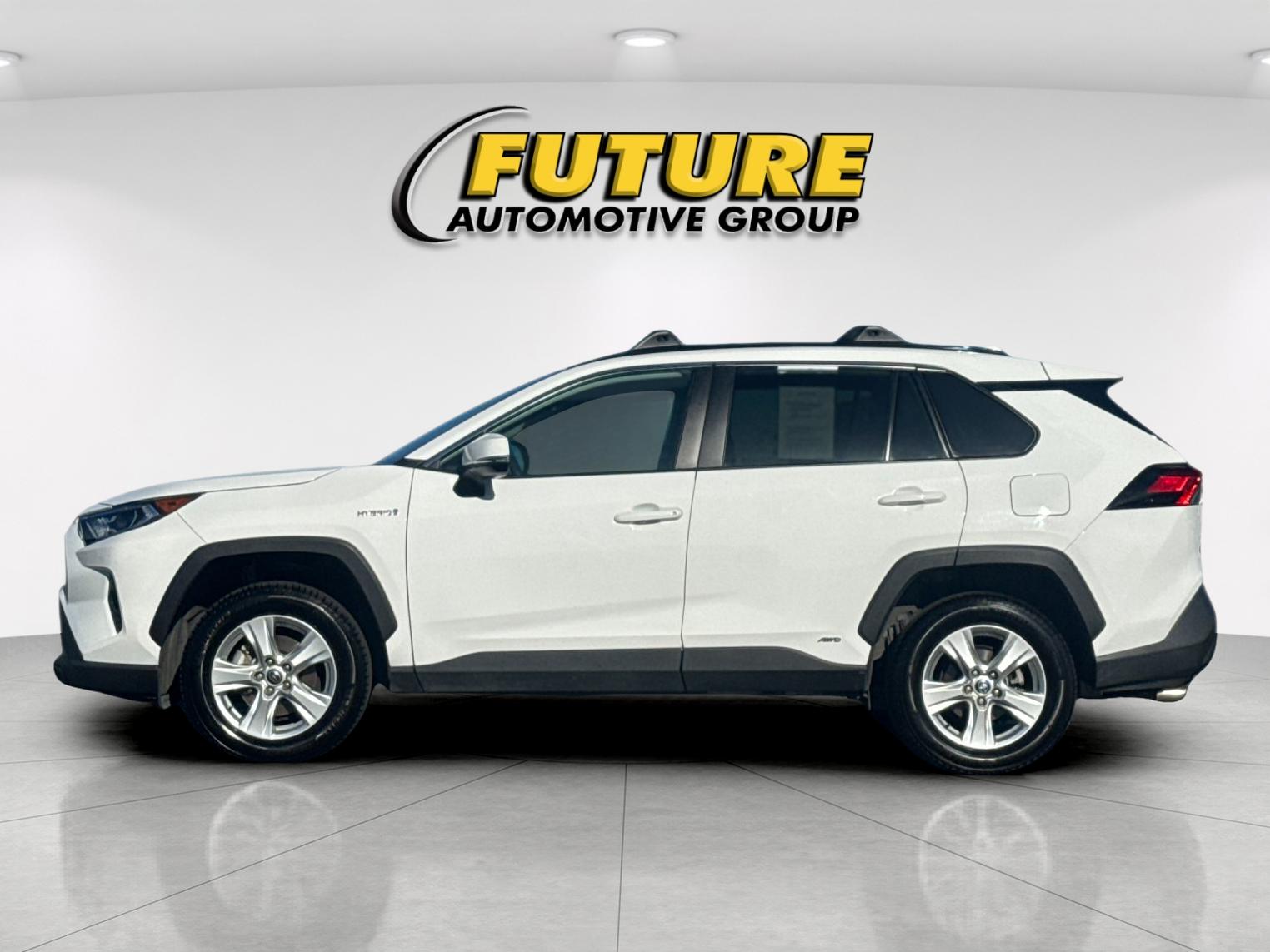 Used 2021 White Toyota XLE image 6