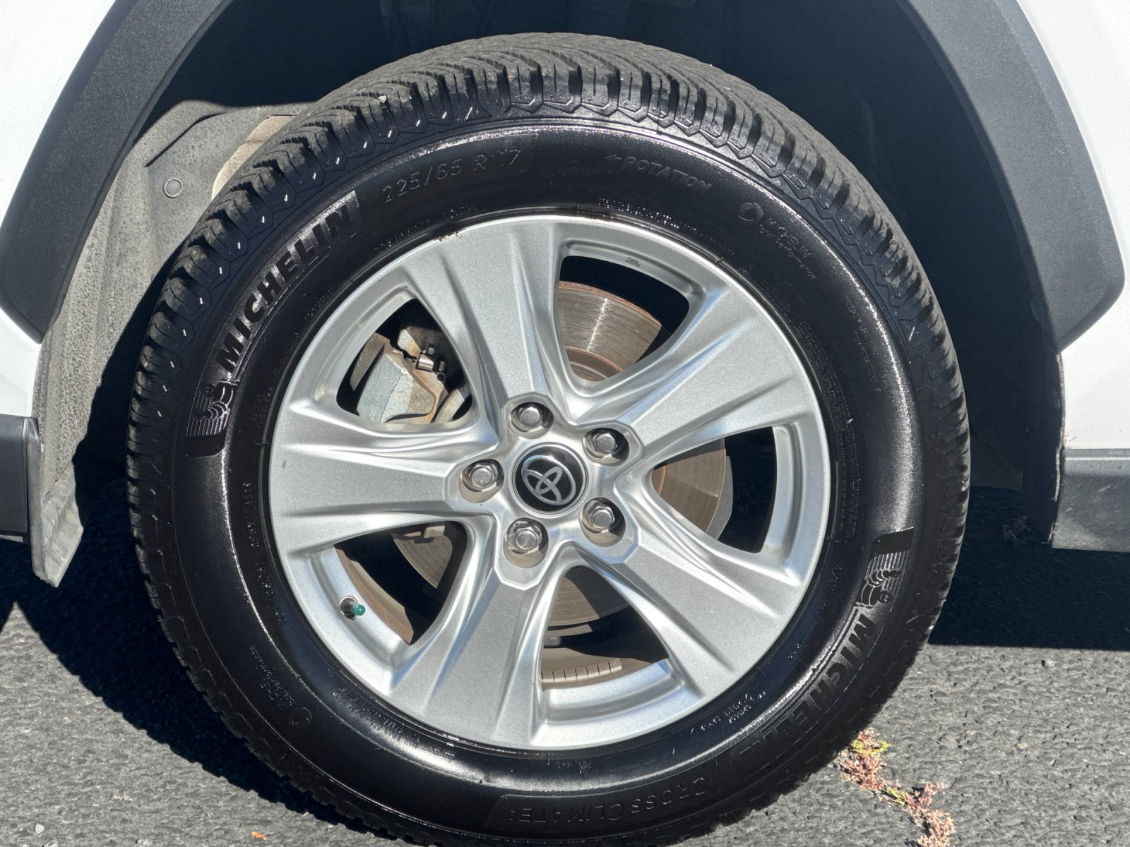 Used 2021 White Toyota XLE image 24