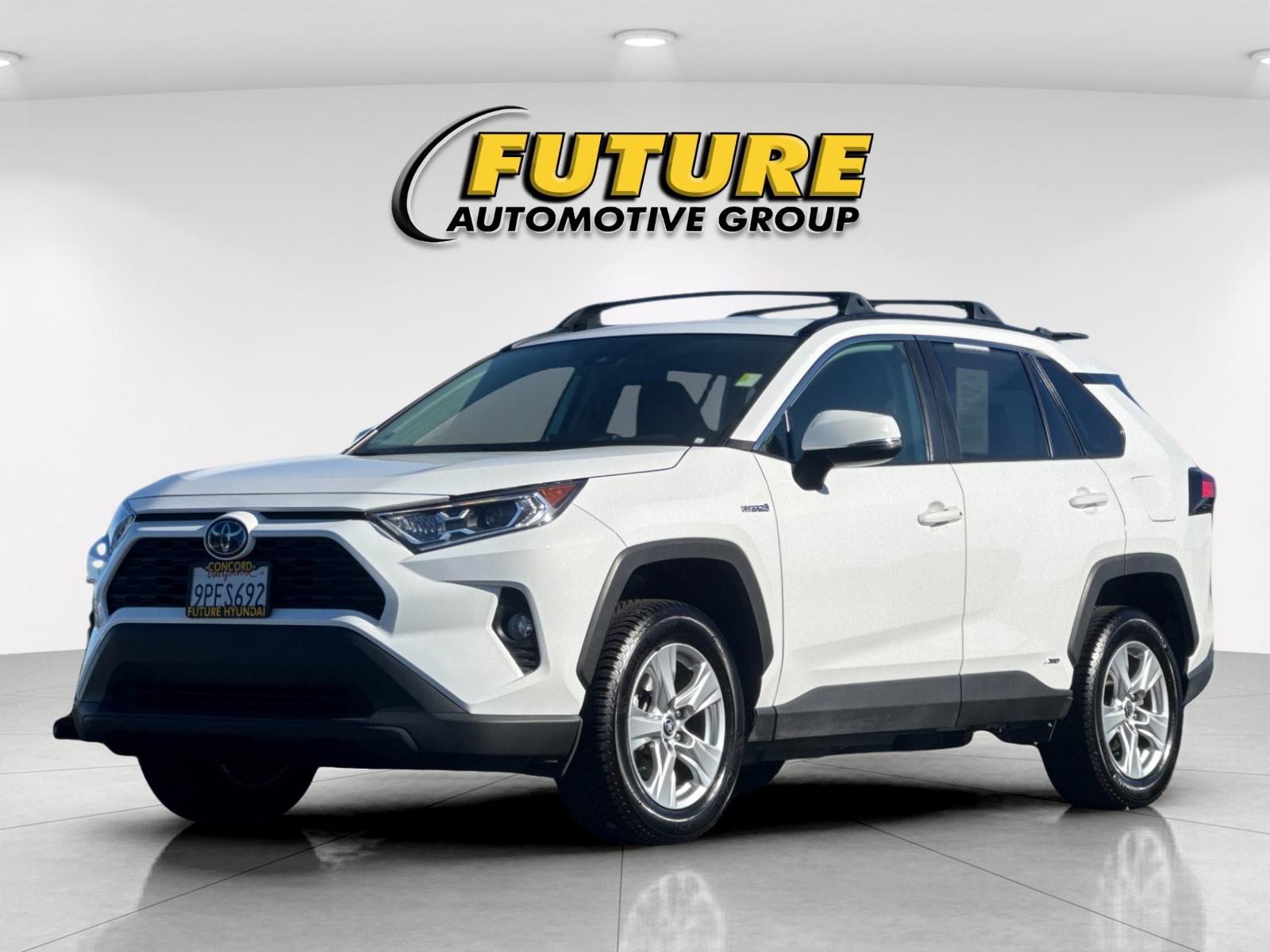 Used 2021 White Toyota XLE image 7
