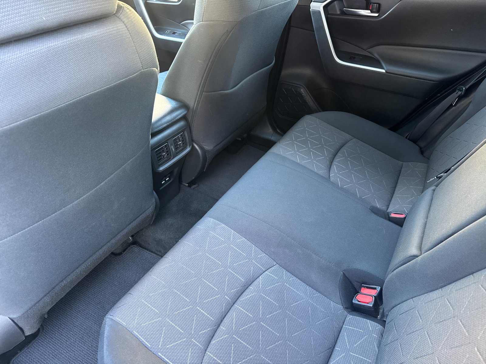 Used 2021 White Toyota XLE image 11