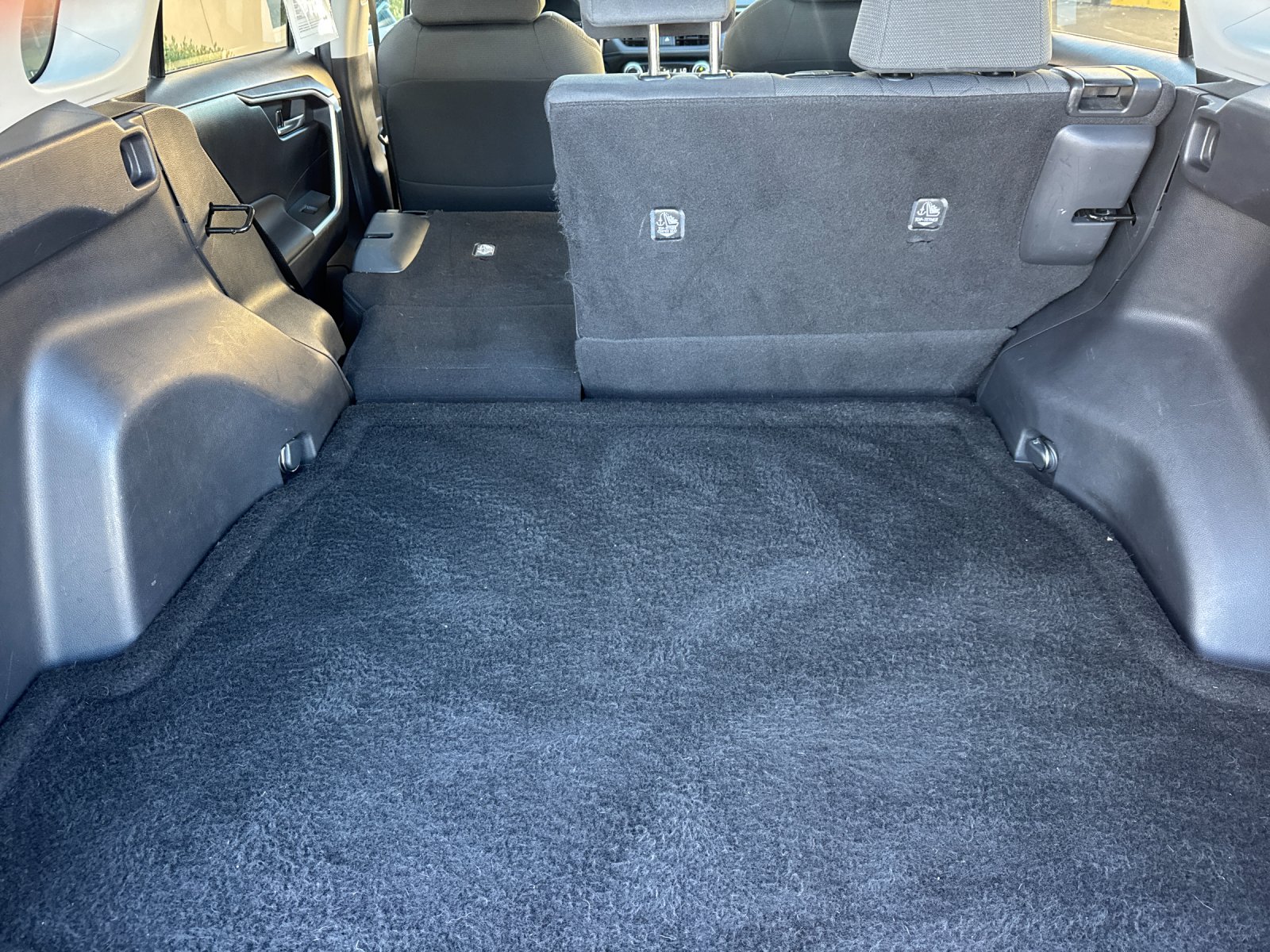 Used 2021 White Toyota XLE image 14