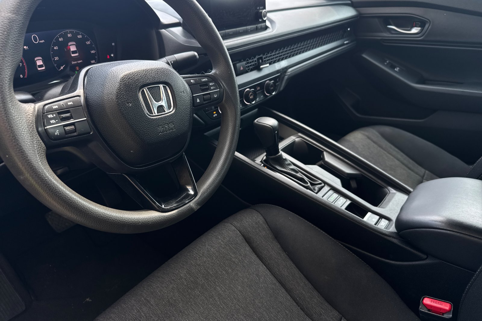 Certified Used 2025 Platinum White Pearl Honda SE image 7