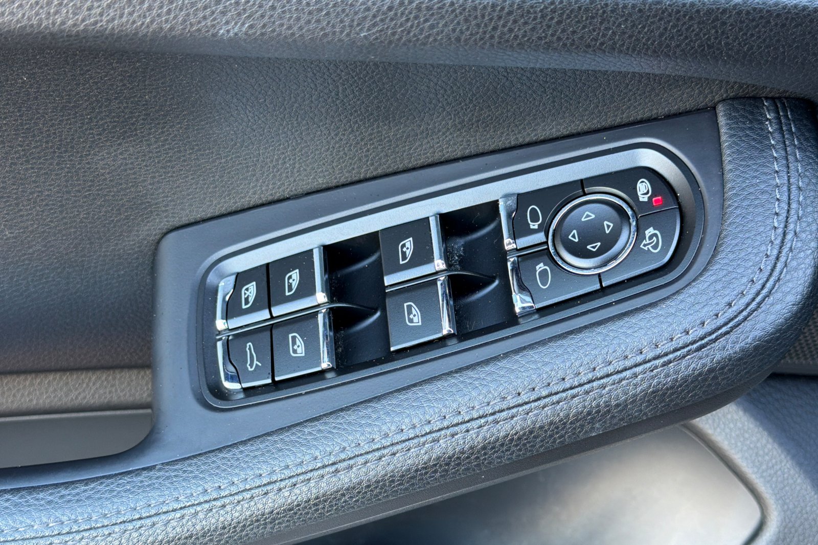 Used 2021 Chalk Porsche Base image 17