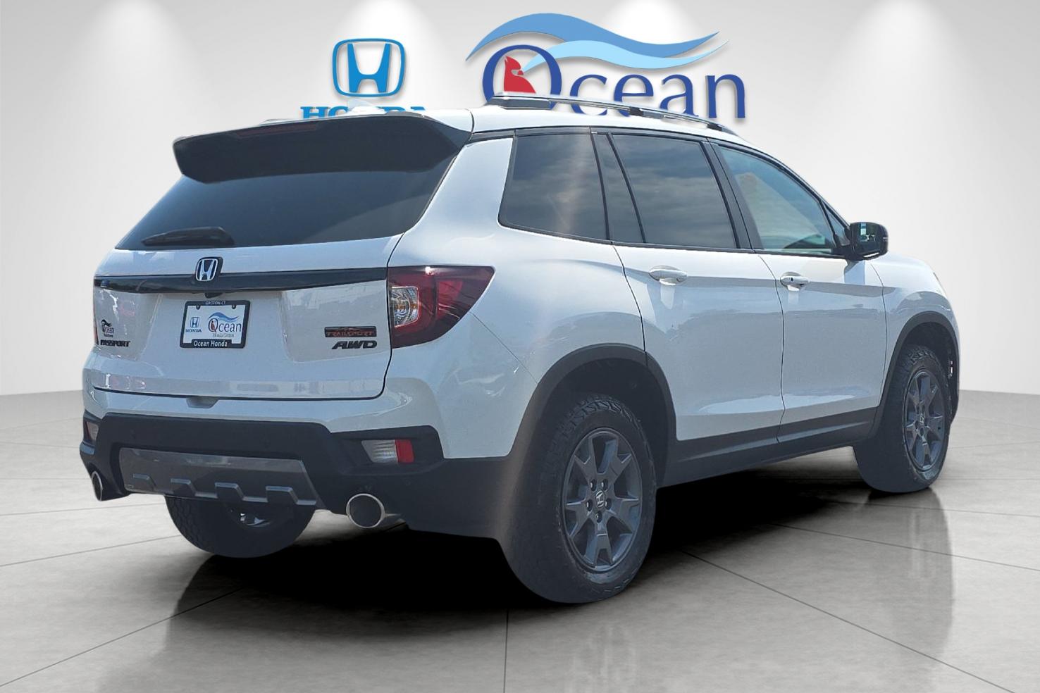 Used 2024 Platinum White Pearl Honda TrailSport image 3