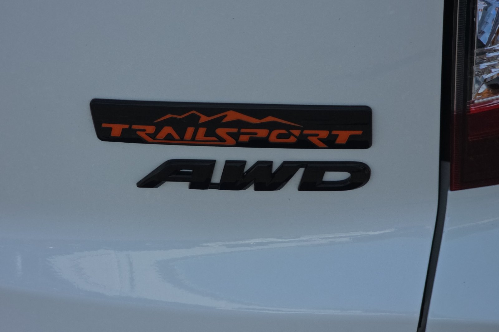 Used 2024 Platinum White Pearl Honda TrailSport image 28