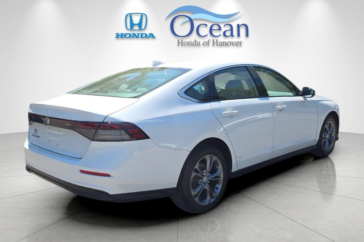 Used 2023  Honda EX image 3