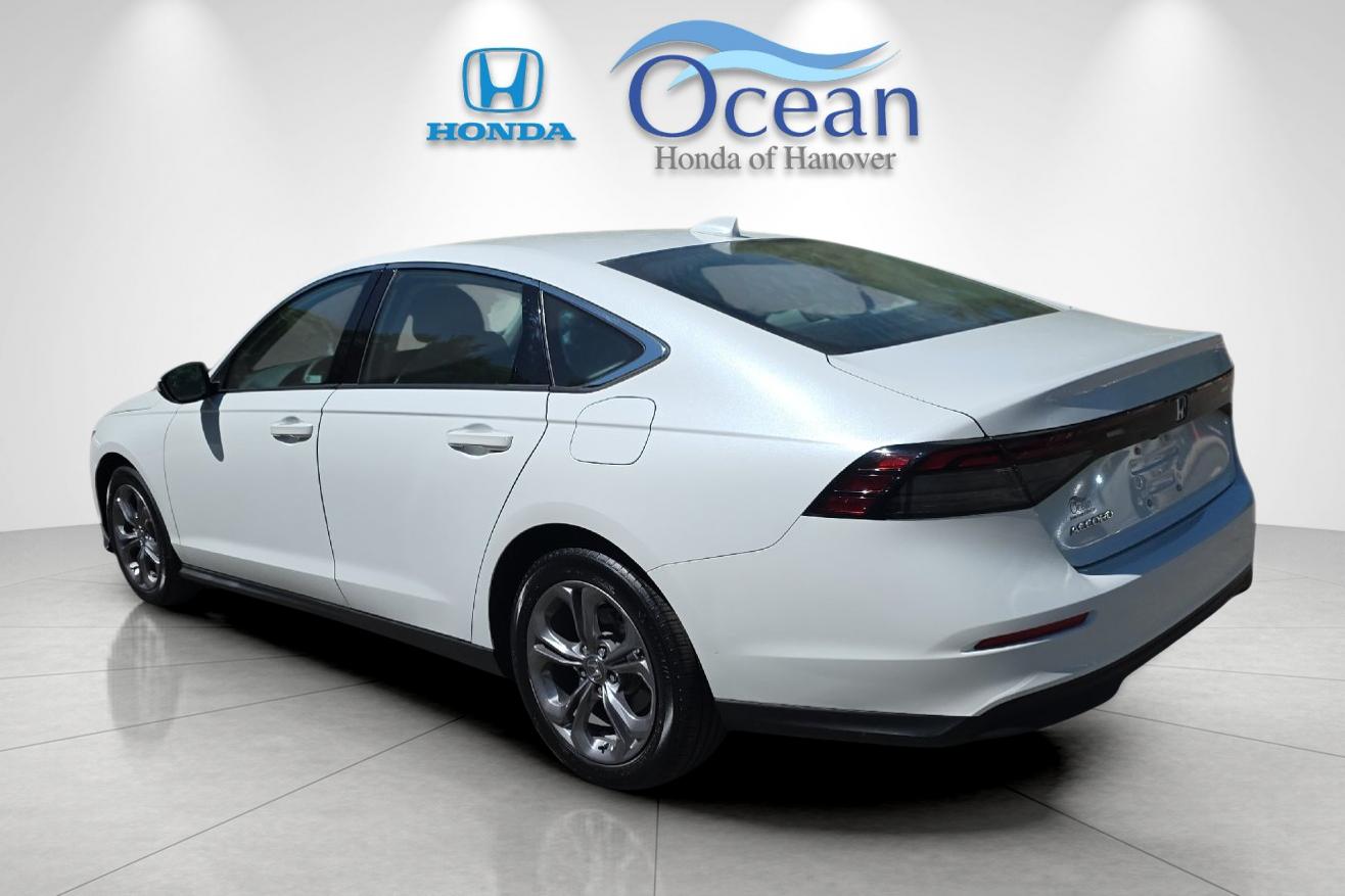 Used 2023  Honda EX image 5
