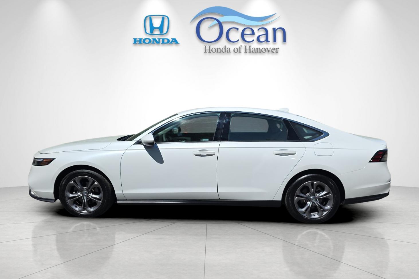 Used 2023  Honda EX image 6