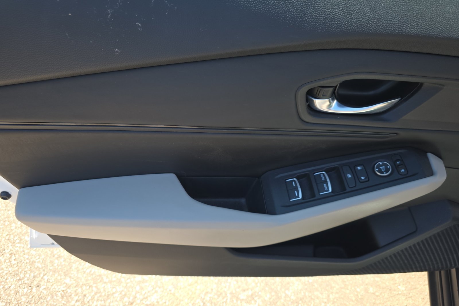 Used 2023  Honda EX image 12