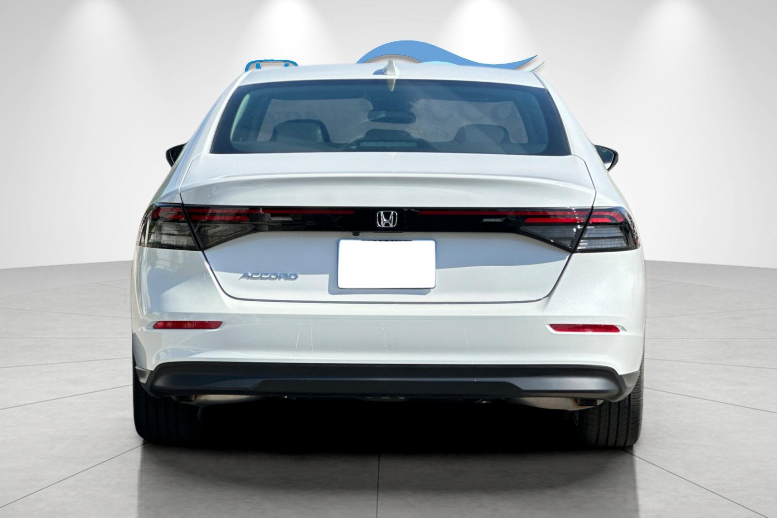 New 2026 Solar Silver Metallic Honda LX image 4