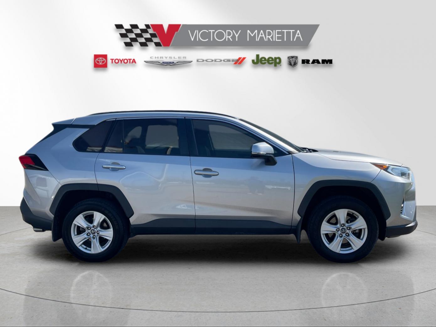 Used 2021 Silver Toyota XLE image 6